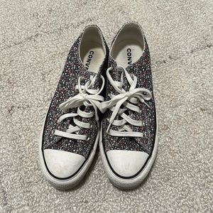 Floral Platform Converse